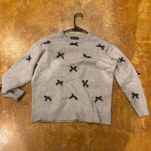 Arden B Grey Round Neck Bow sweater Sz M